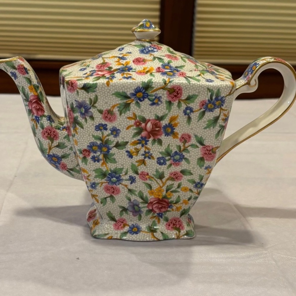 Royal Winton Grimwades Tea Pot "Old Cottage Chintz" Vintage 1995